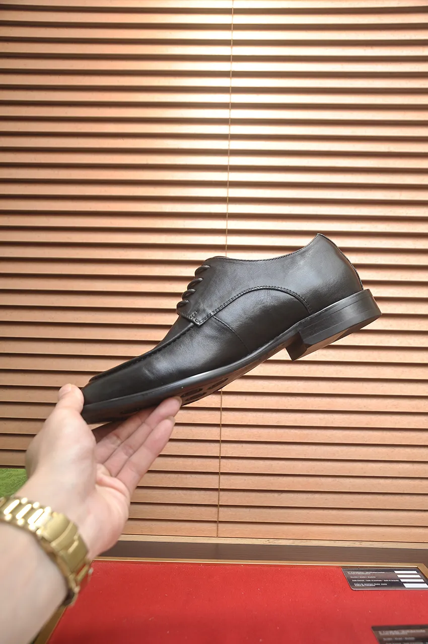 Men's shoes 💰580💶 Brand: GUCCI (Gucci) Standard code: Men's code 38/44 (45 can be customized) Grade: Same as the official website Original quality Material: Original cowhide Water-dyed cowhide lining Original rubber outsole Style category: Men's fashionable casual leather shoes Distinguished big-name luxury elements Top luxury Color: Actual picture